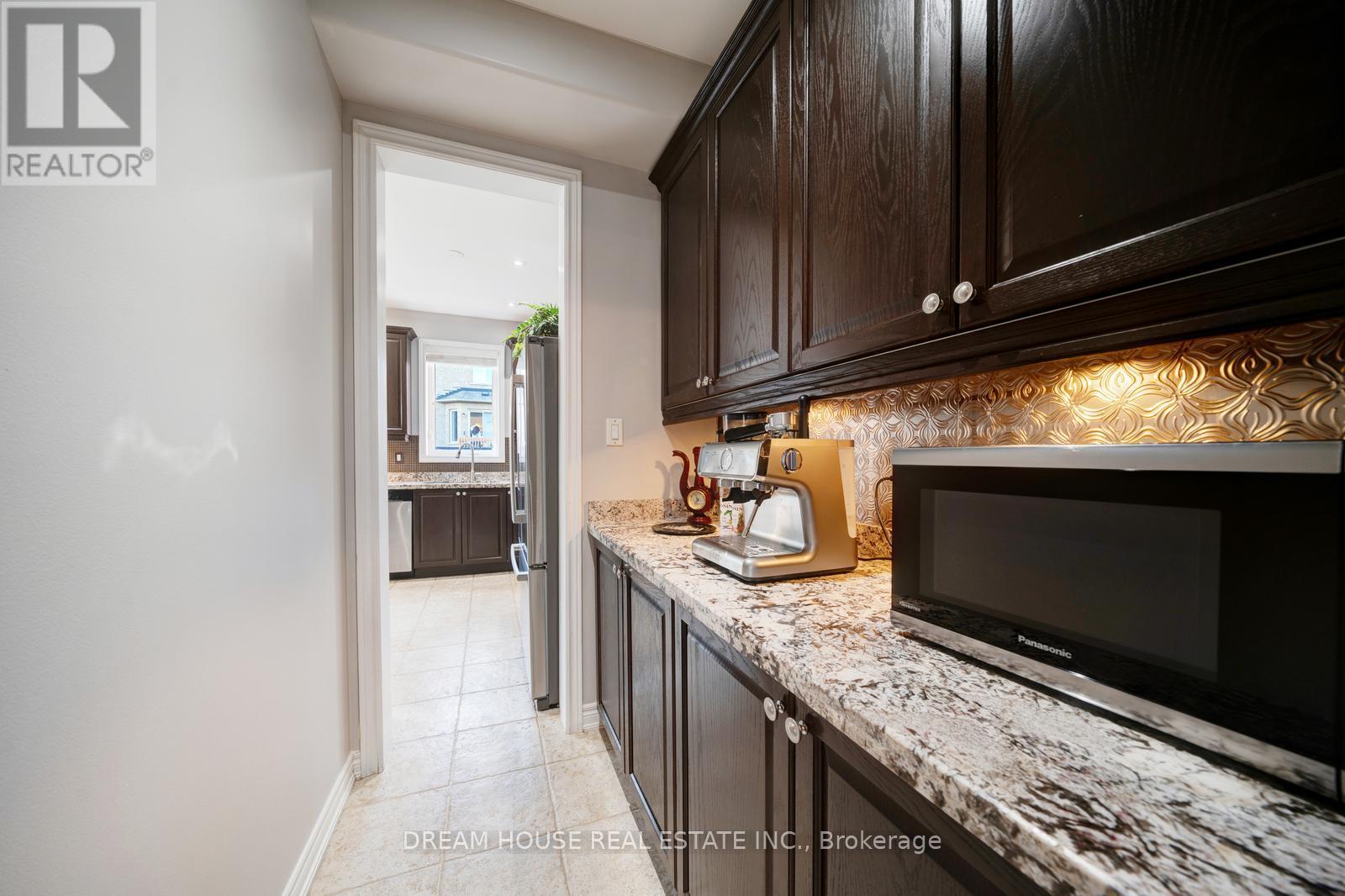 20 Heather Drive, Richmond Hill, Ontario  L4E 0N3 - Photo 14 - N12434435