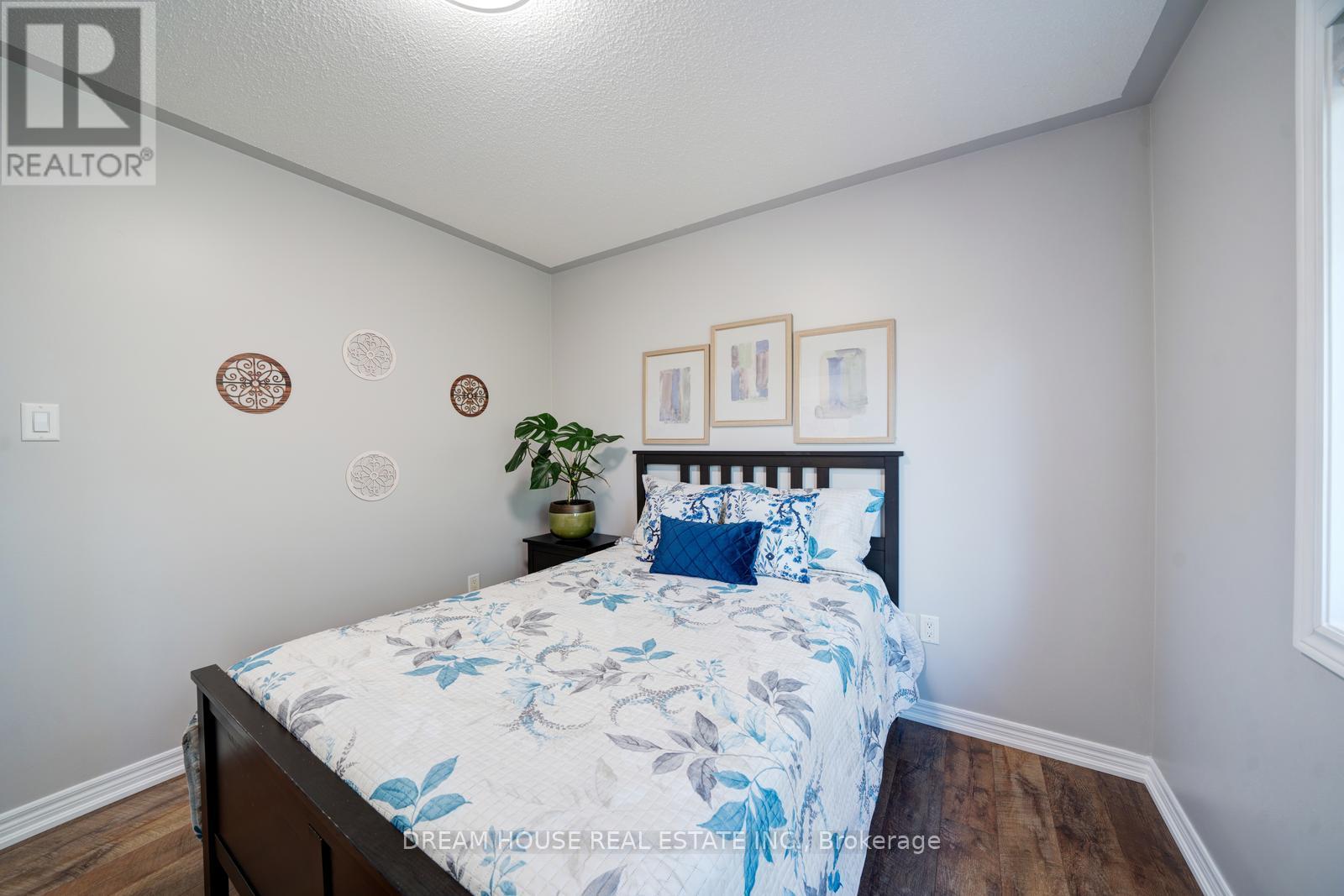 20 Heather Drive, Richmond Hill, Ontario  L4E 0N3 - Photo 32 - N12434435