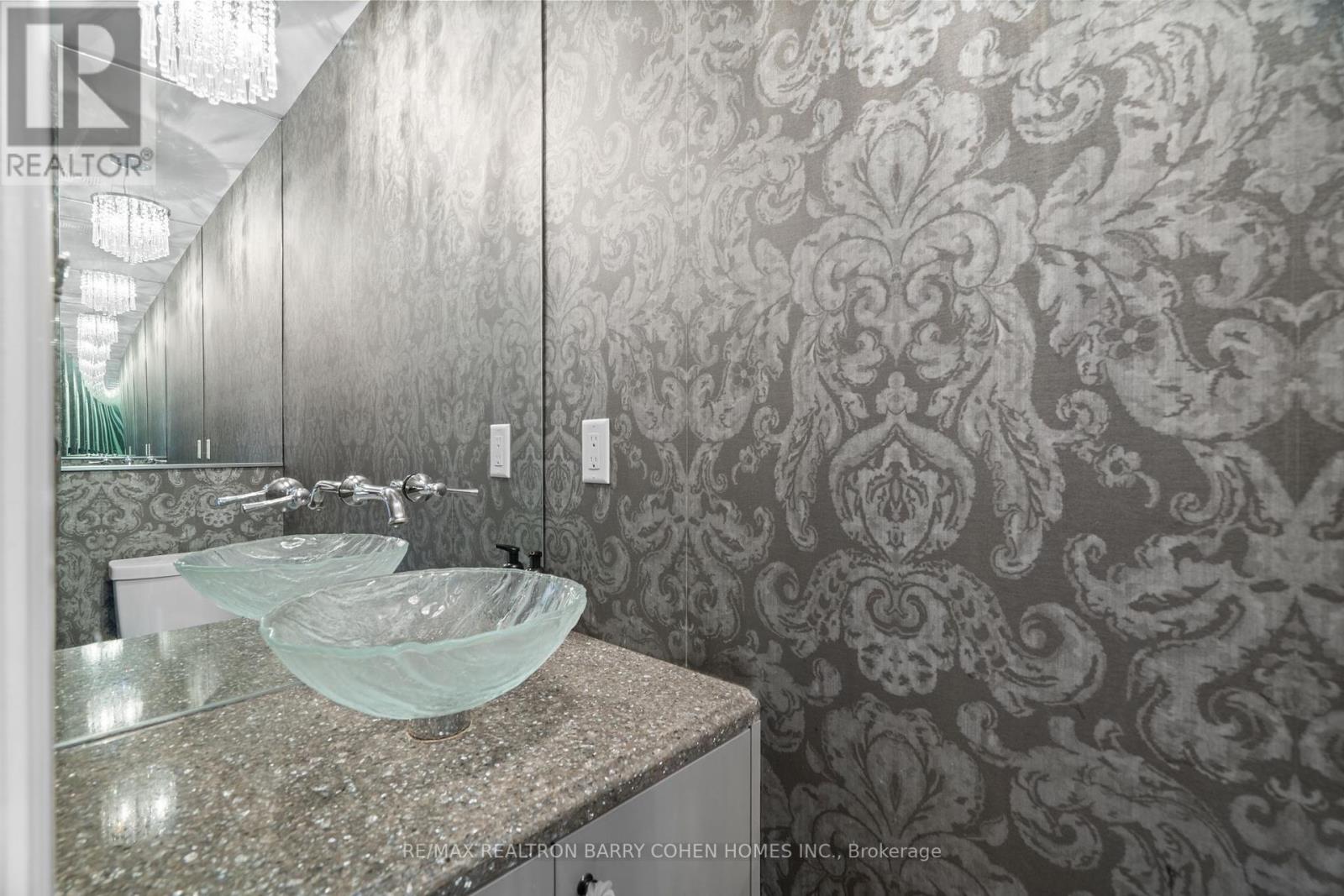 28 Mistywood Crescent, Vaughan, Ontario  L4J 9E6 - Photo 12 - N12434471