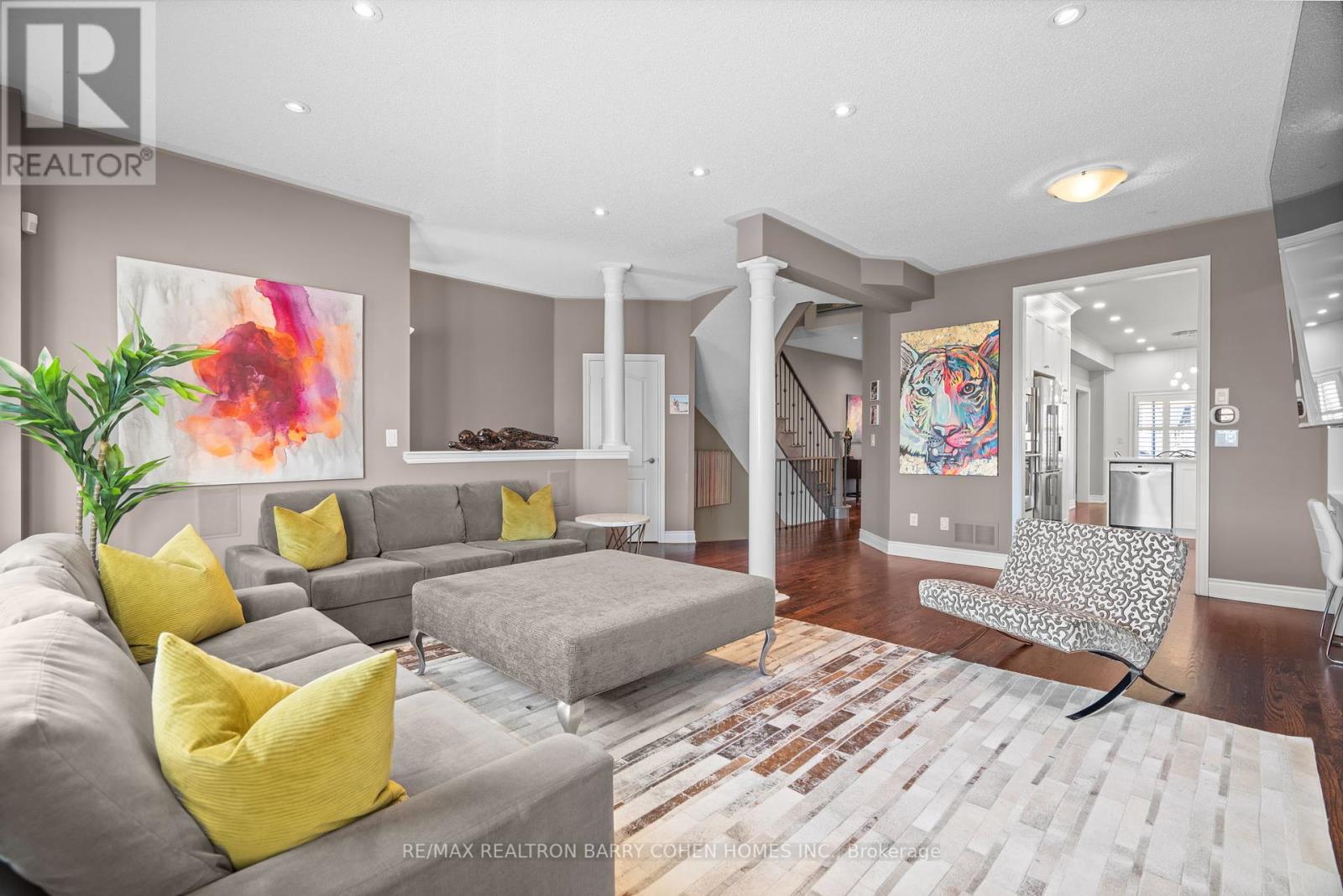 28 Mistywood Crescent, Vaughan, Ontario  L4J 9E6 - Photo 2 - N12434471