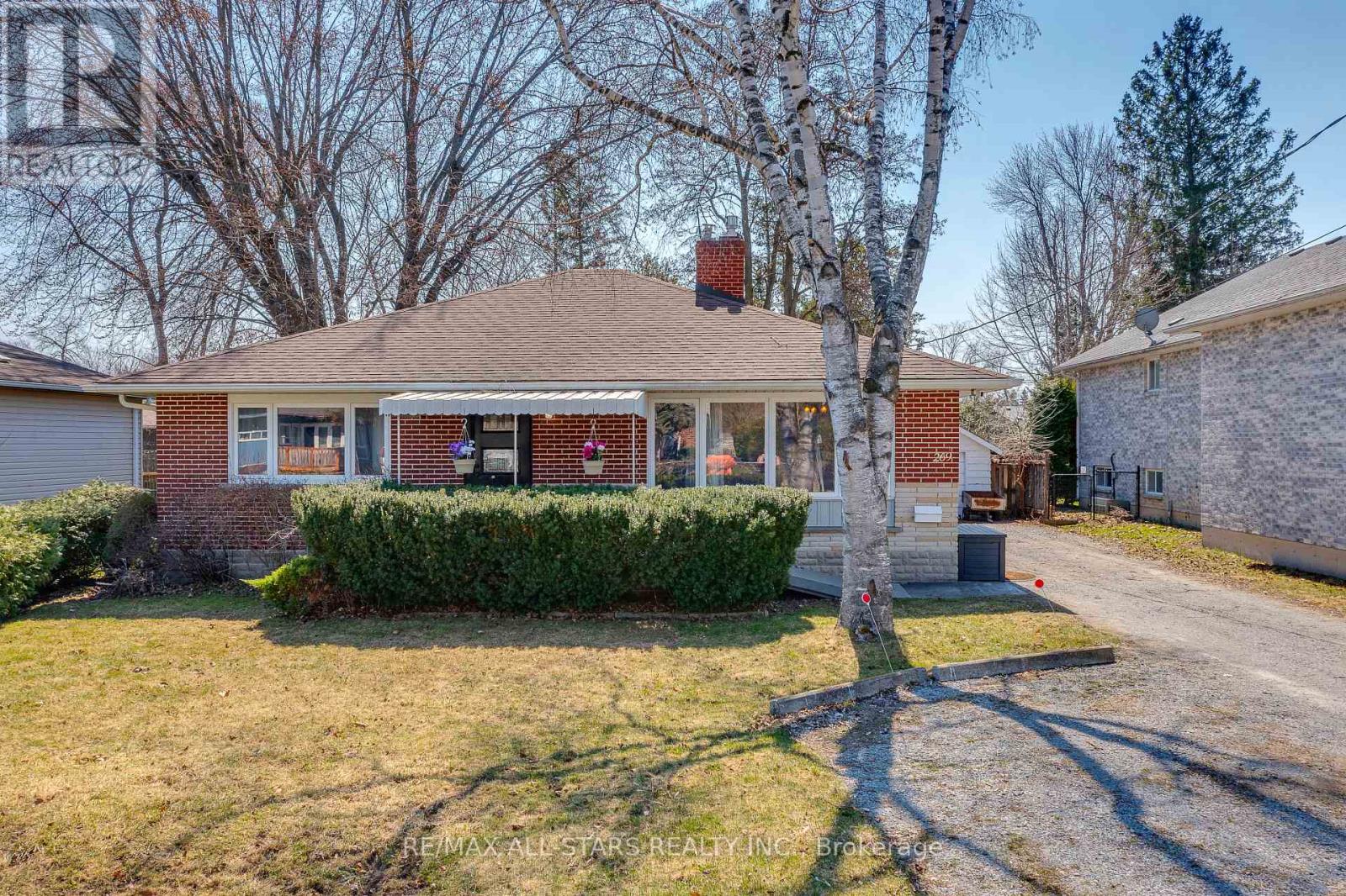 269 Rayners Road, Georgina, Ontario  L4P 1G5 - Photo 3 - N12434473