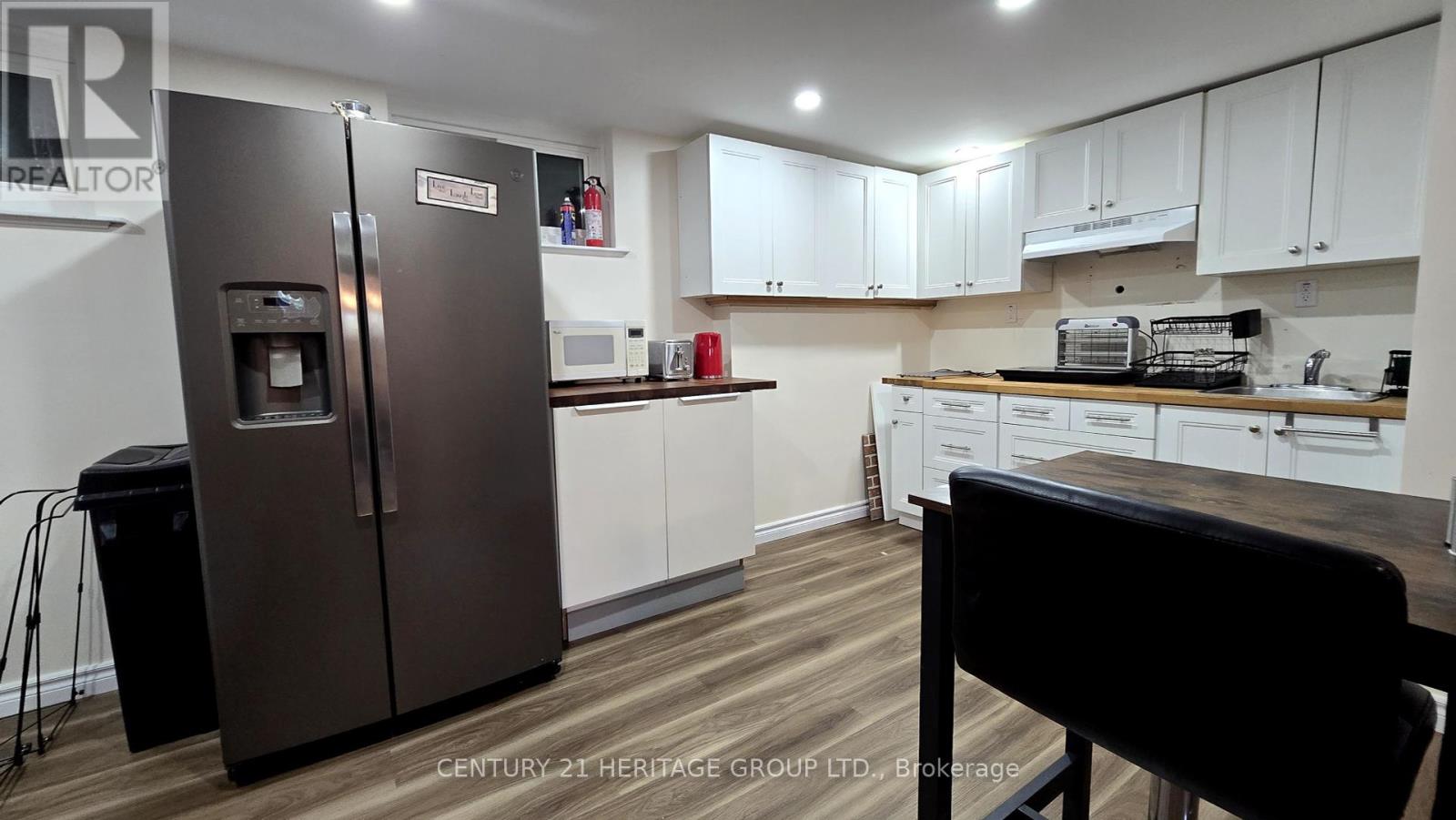 77 Aurora Heights Drive, Aurora, Ontario  L4G 2X1 - Photo 12 - N12434480