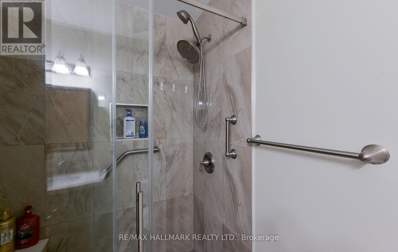30 Oak Avenue, Richmond Hill, Ontario  L4C 6R7 - Photo 18 - N12434513