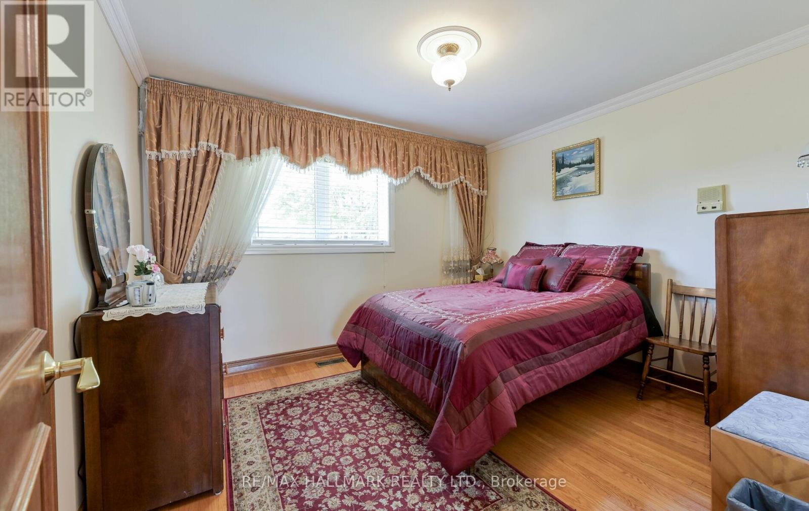 30 Oak Avenue, Richmond Hill, Ontario  L4C 6R7 - Photo 27 - N12434513