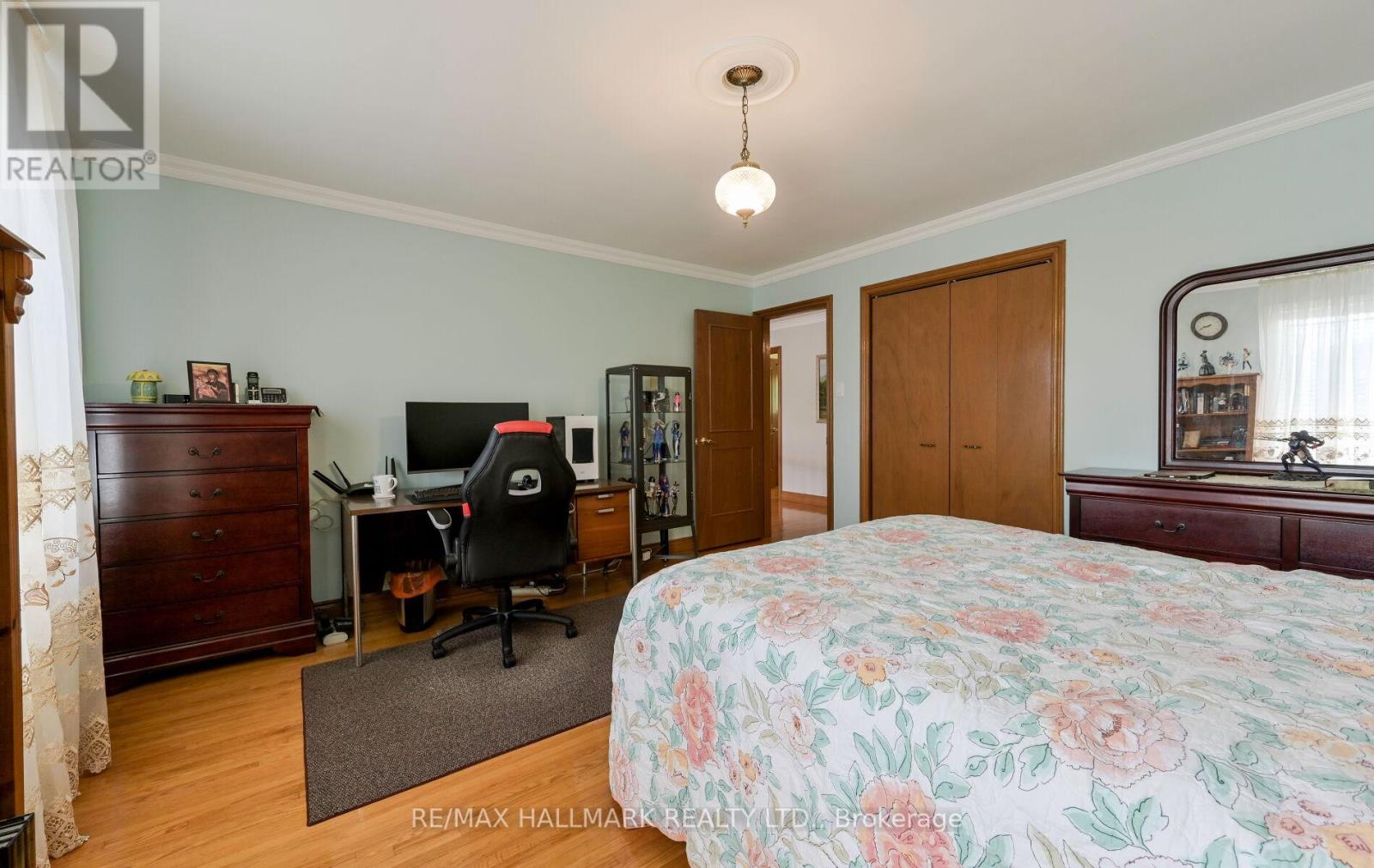 30 Oak Avenue, Richmond Hill, Ontario  L4C 6R7 - Photo 32 - N12434513