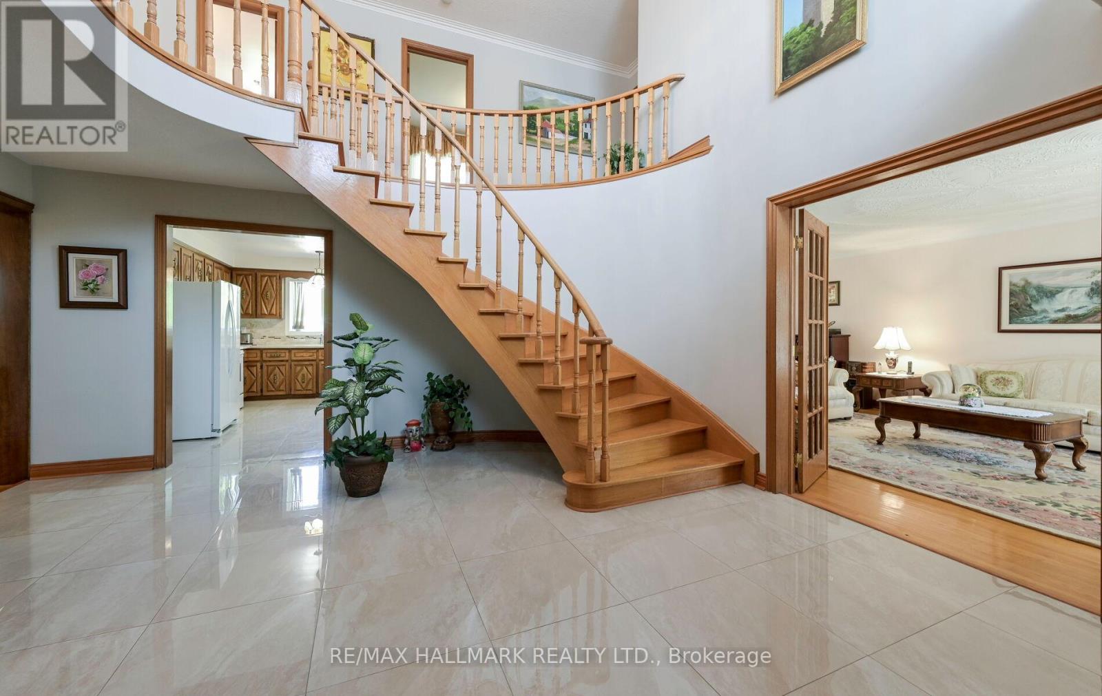 30 Oak Avenue, Richmond Hill, Ontario  L4C 6R7 - Photo 6 - N12434513