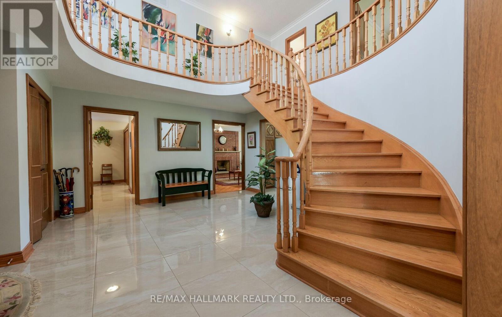 30 Oak Avenue, Richmond Hill, Ontario  L4C 6R7 - Photo 7 - N12434513