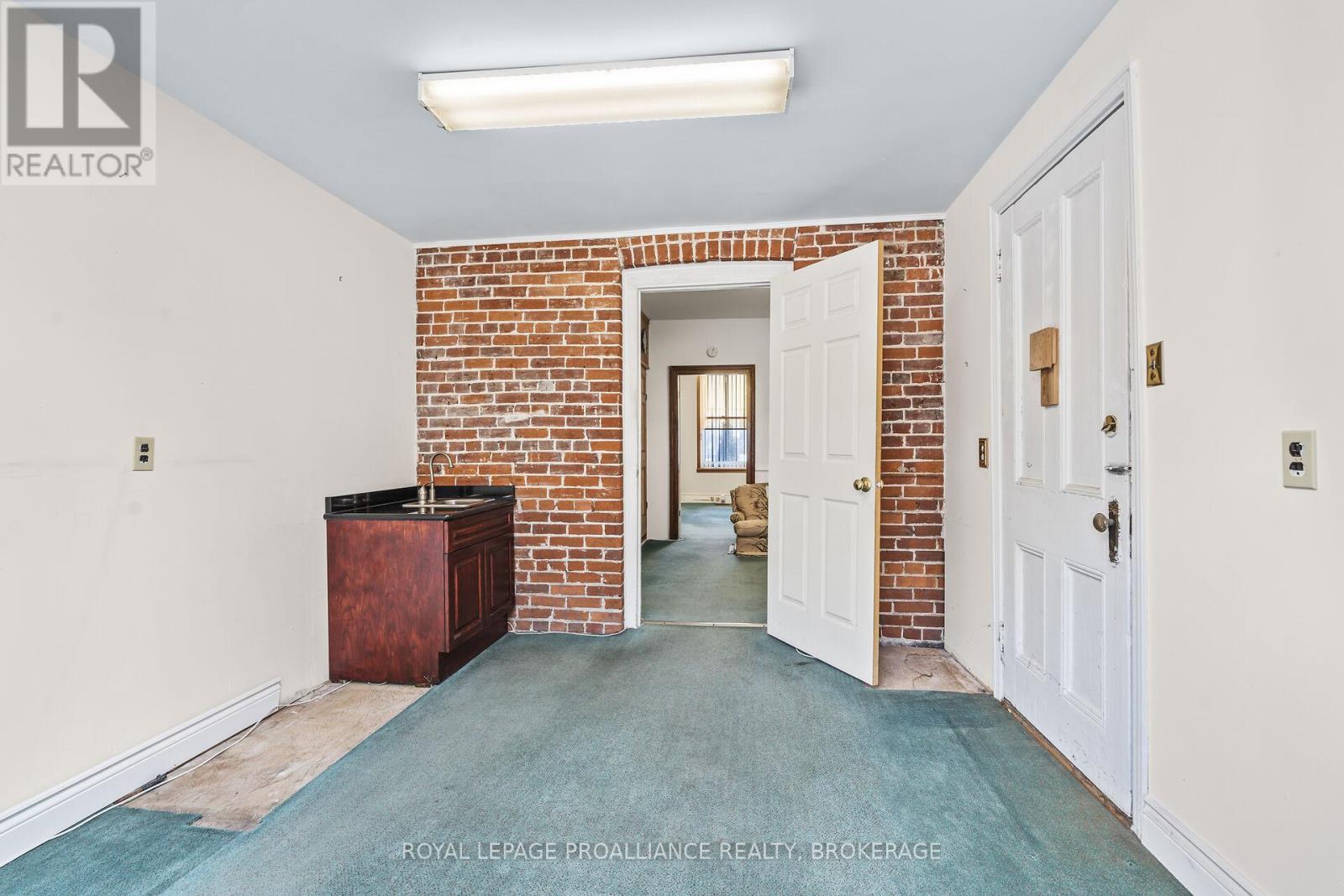 272 Wellington Street, Kingston, Ontario  K7K 2Z1 - Photo 14 - X12434568