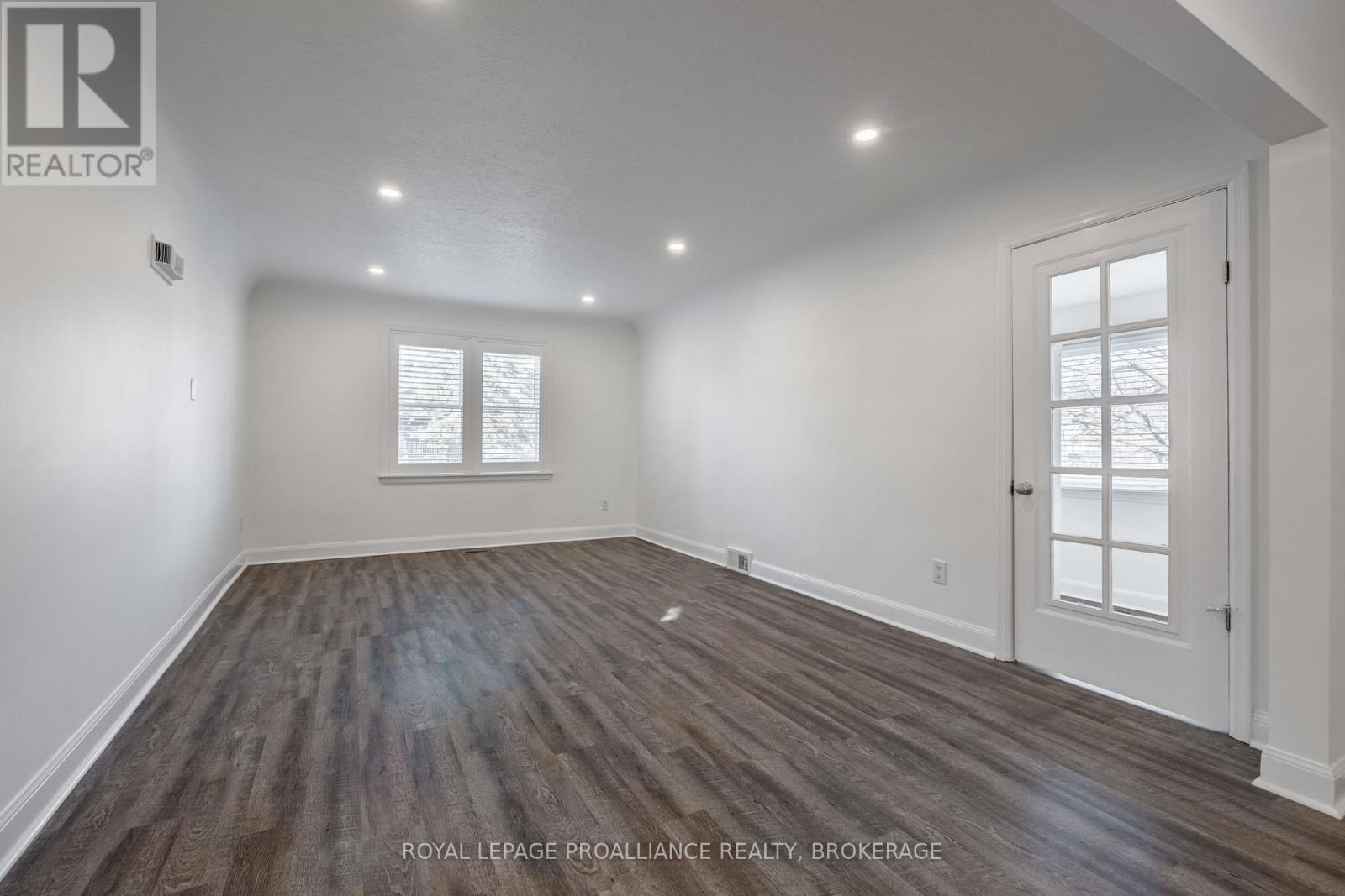 78 Carruthers Avenue, Kingston, Ontario  K7L 1M4 - Photo 13 - X12434585