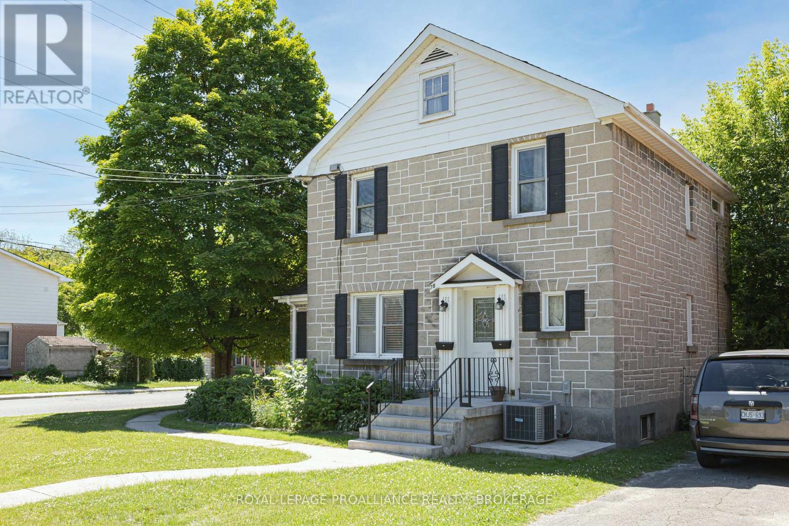 78 Carruthers Avenue, Kingston, Ontario  K7L 1M4 - Photo 2 - X12434585