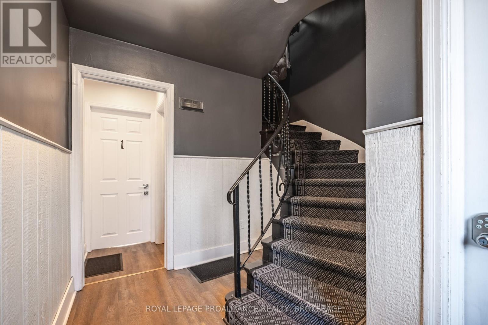 78 Carruthers Avenue, Kingston, Ontario  K7L 1M4 - Photo 7 - X12434585