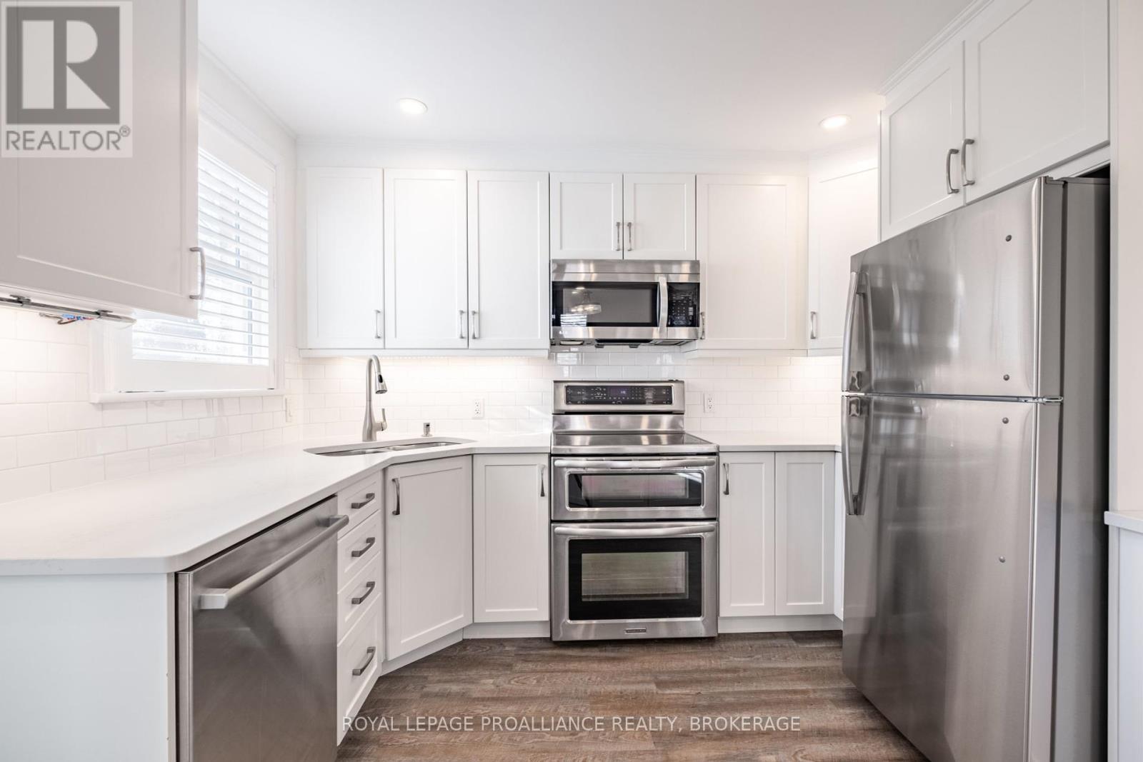 78 Carruthers Avenue, Kingston, Ontario  K7L 1M4 - Photo 9 - X12434585