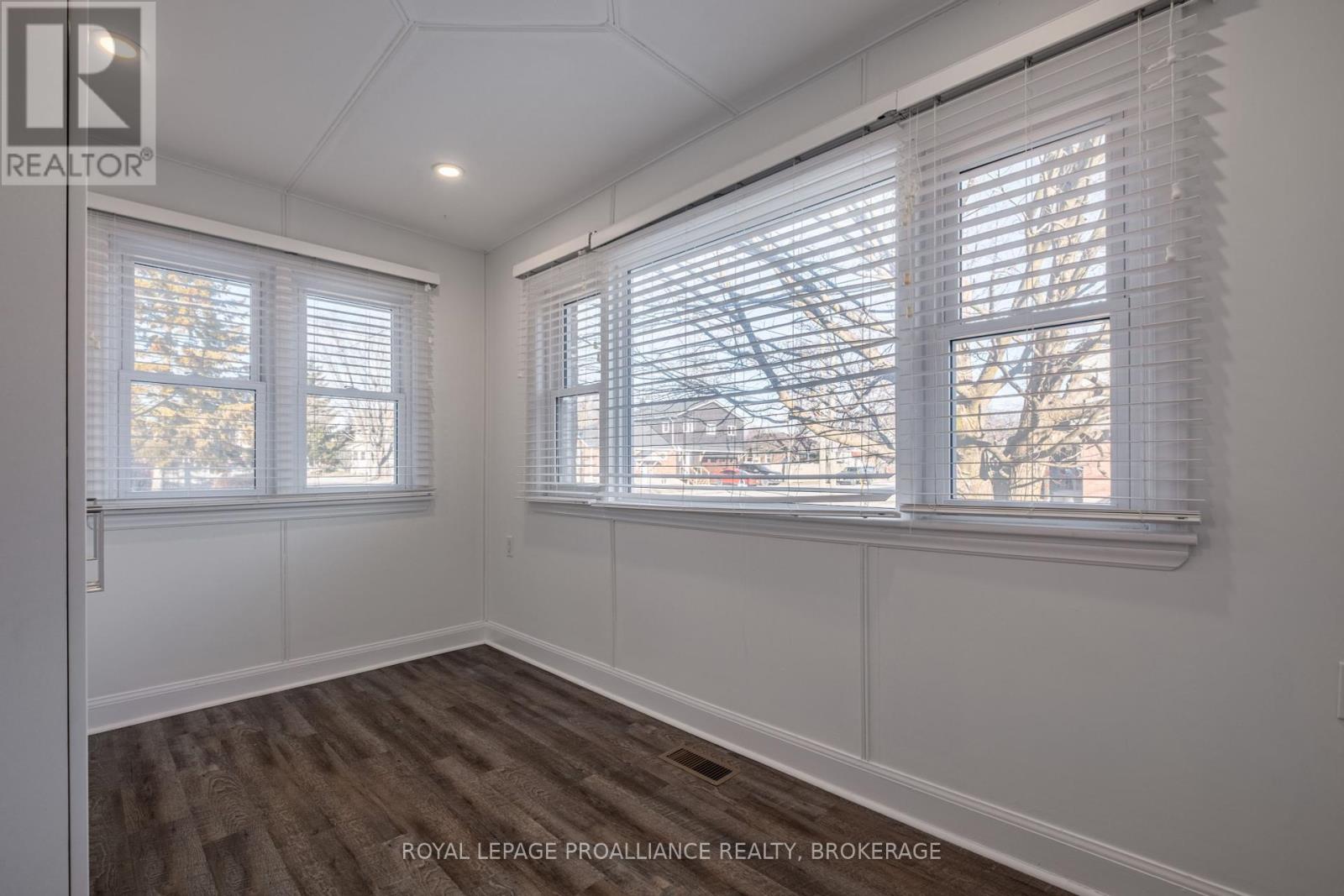 78 Carruthers Avenue, Kingston, Ontario  K7L 1M4 - Photo 14 - X12434589