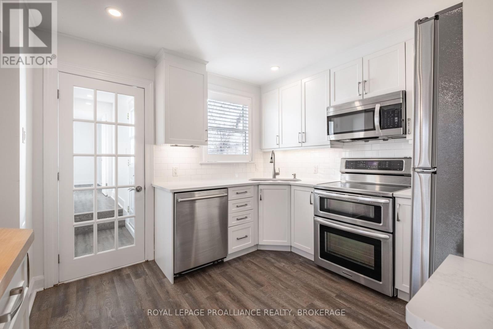 78 Carruthers Avenue, Kingston, Ontario  K7L 1M4 - Photo 8 - X12434589