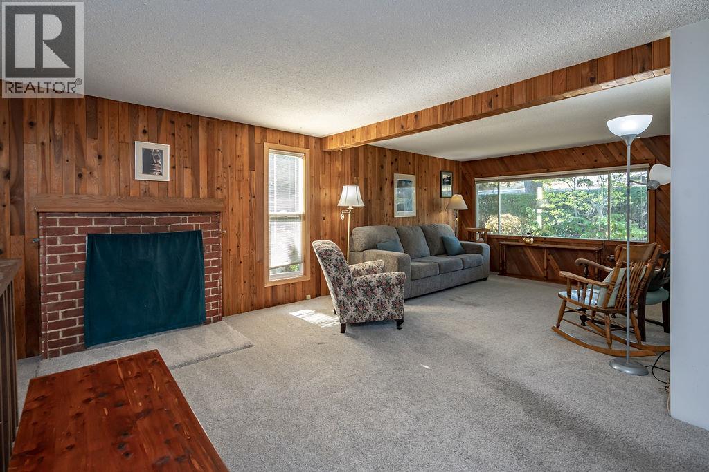 205 6th Avenue, Castlegar, British Columbia  V1N 1T1 - Photo 9 - 10364361
