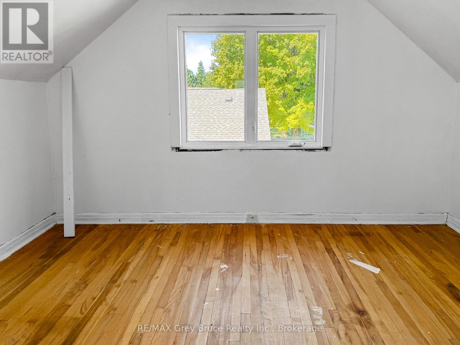 1348 Seventh Avenue W, Owen Sound, Ontario  N4K 5M4 - Photo 11 - X12434578