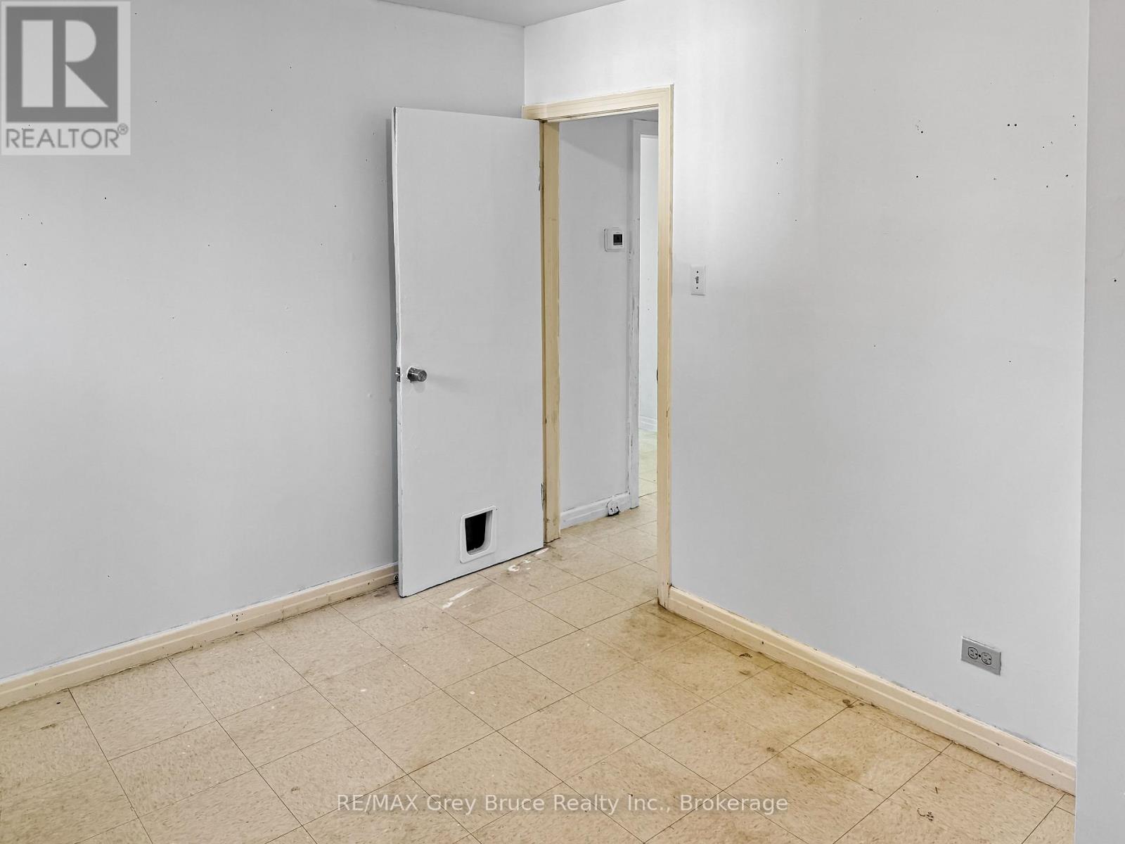 1348 Seventh Avenue W, Owen Sound, Ontario  N4K 5M4 - Photo 8 - X12434578