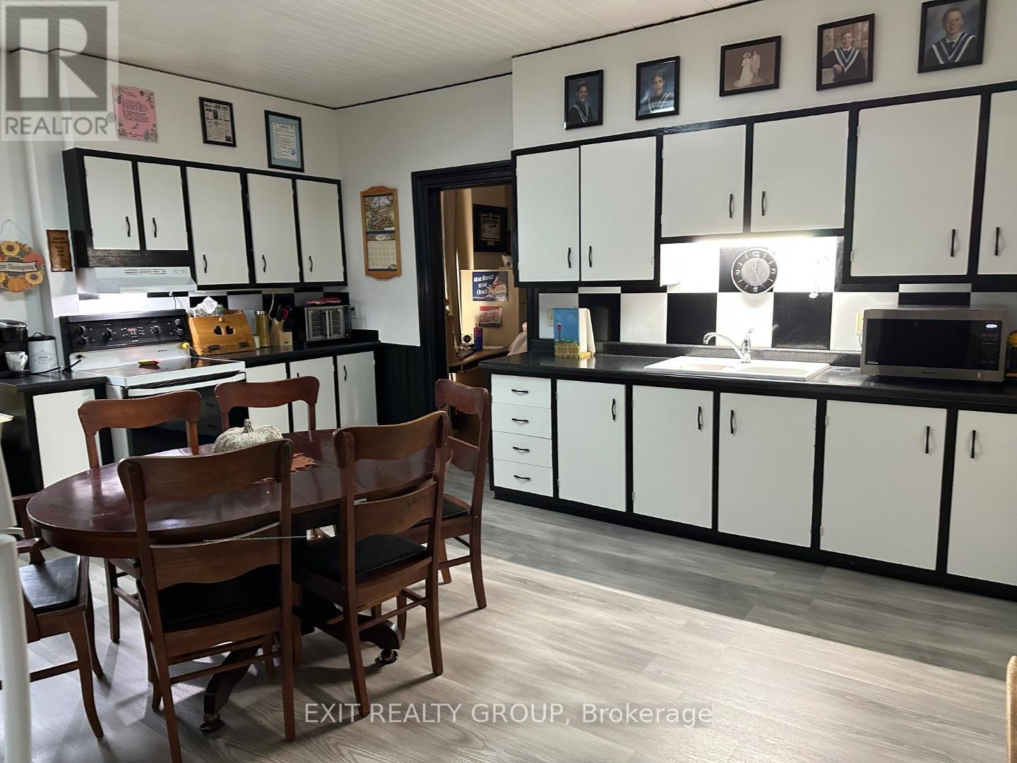 169 Green Street, Deseronto (Deseronto (Town)), Ontario  K9A 3W5 - Photo 7 - X12434604