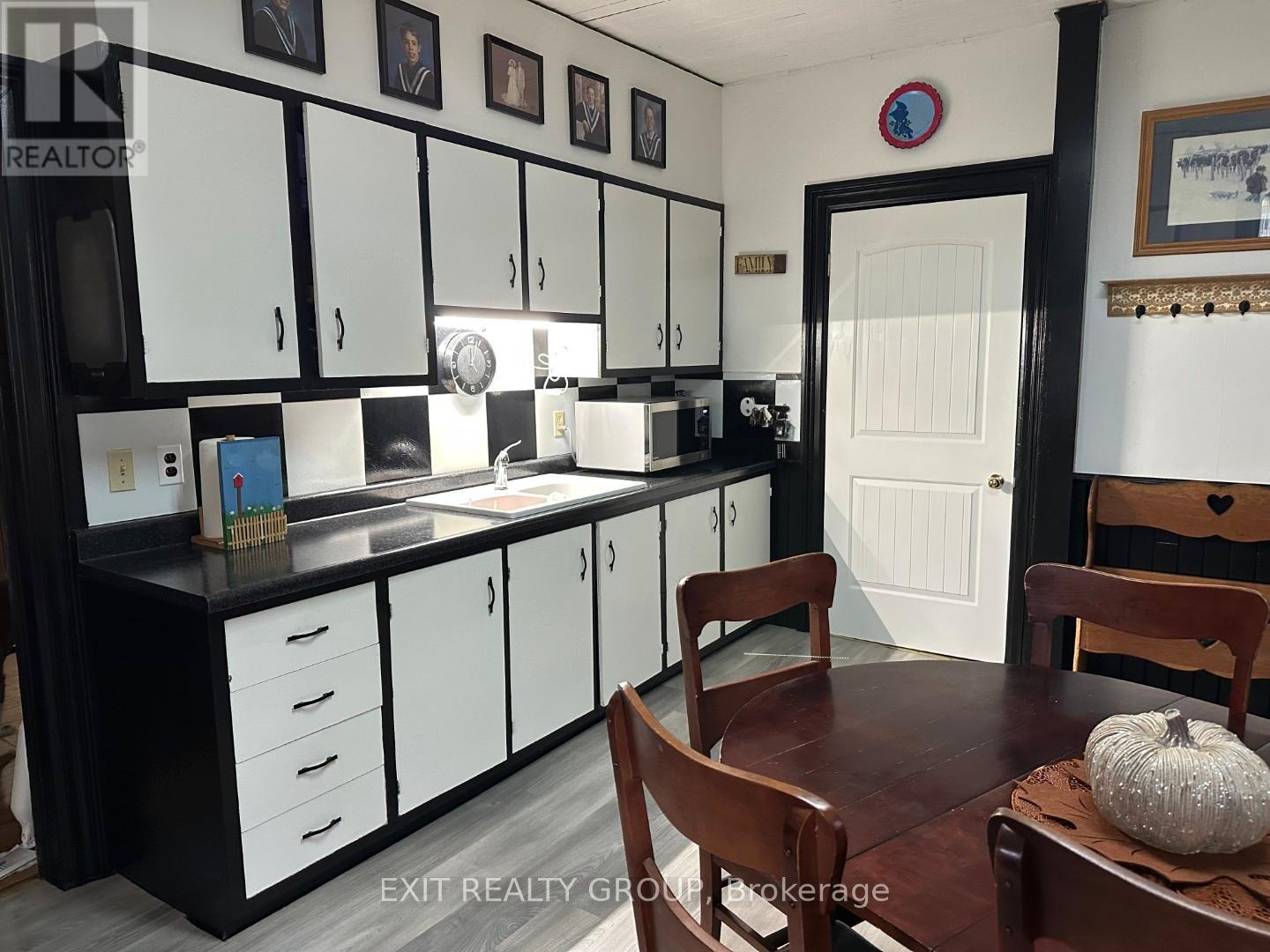 169 Green Street, Deseronto (Deseronto (Town)), Ontario  K9A 3W5 - Photo 8 - X12434604