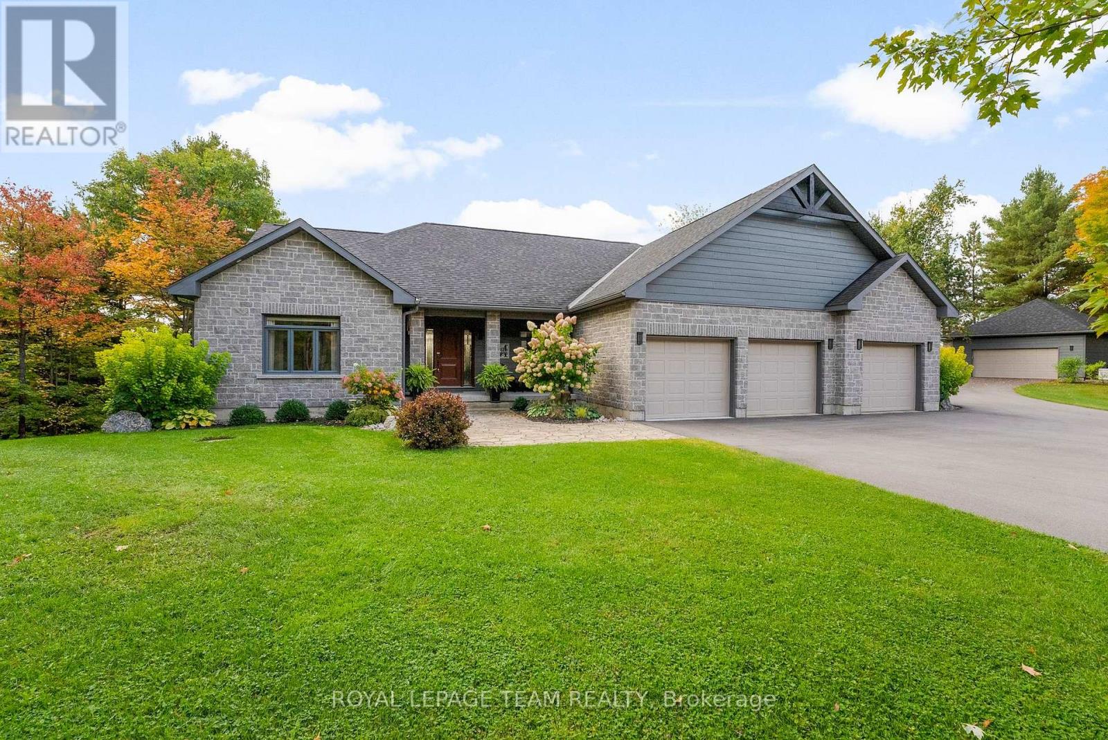 2803 CENTENNIAL LAKE ROAD, Greater Madawaska, Ontario
