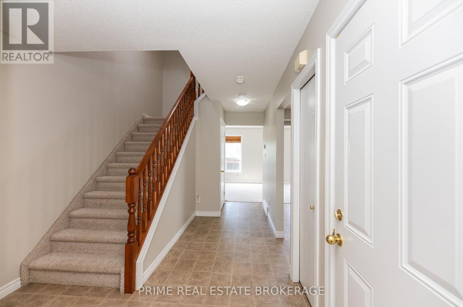 1658 Benjamin Drive, London East, Ontario  N5V 5K1 - Photo 3 - X12434565