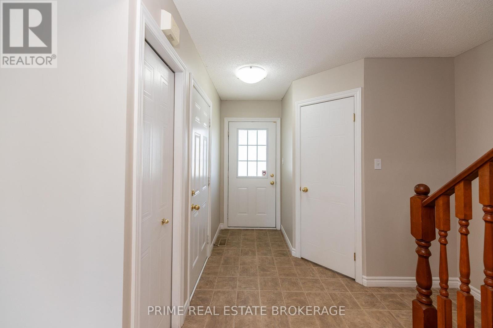 1658 Benjamin Drive, London East, Ontario  N5V 5K1 - Photo 4 - X12434565