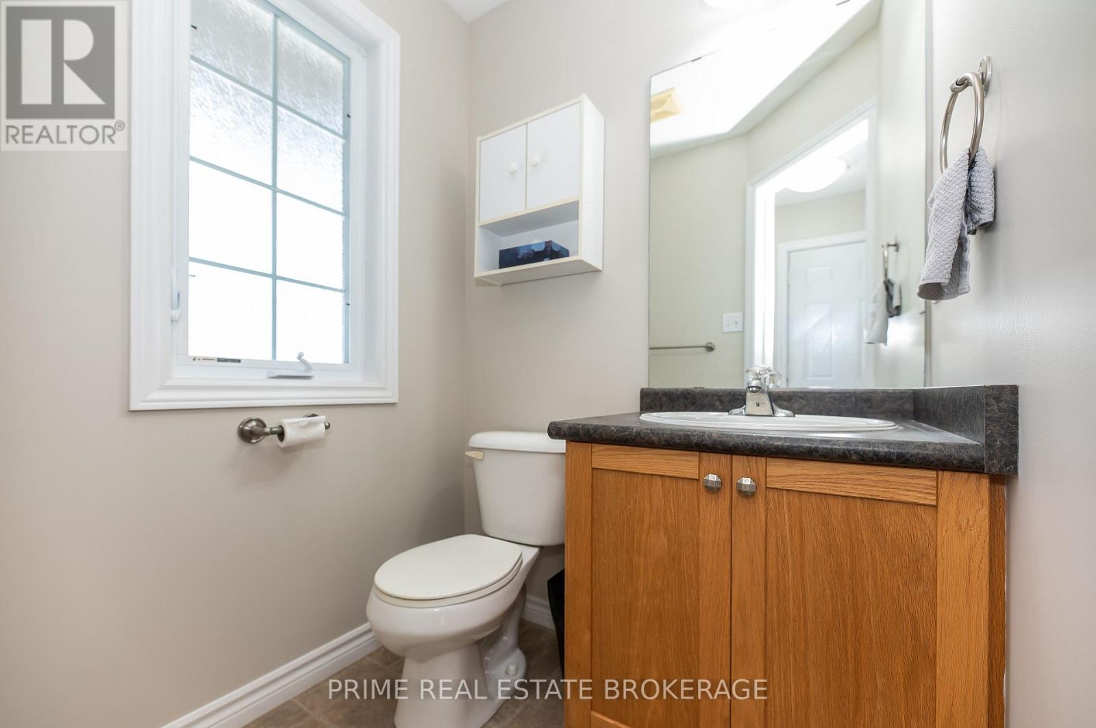 1658 Benjamin Drive, London East, Ontario  N5V 5K1 - Photo 5 - X12434565