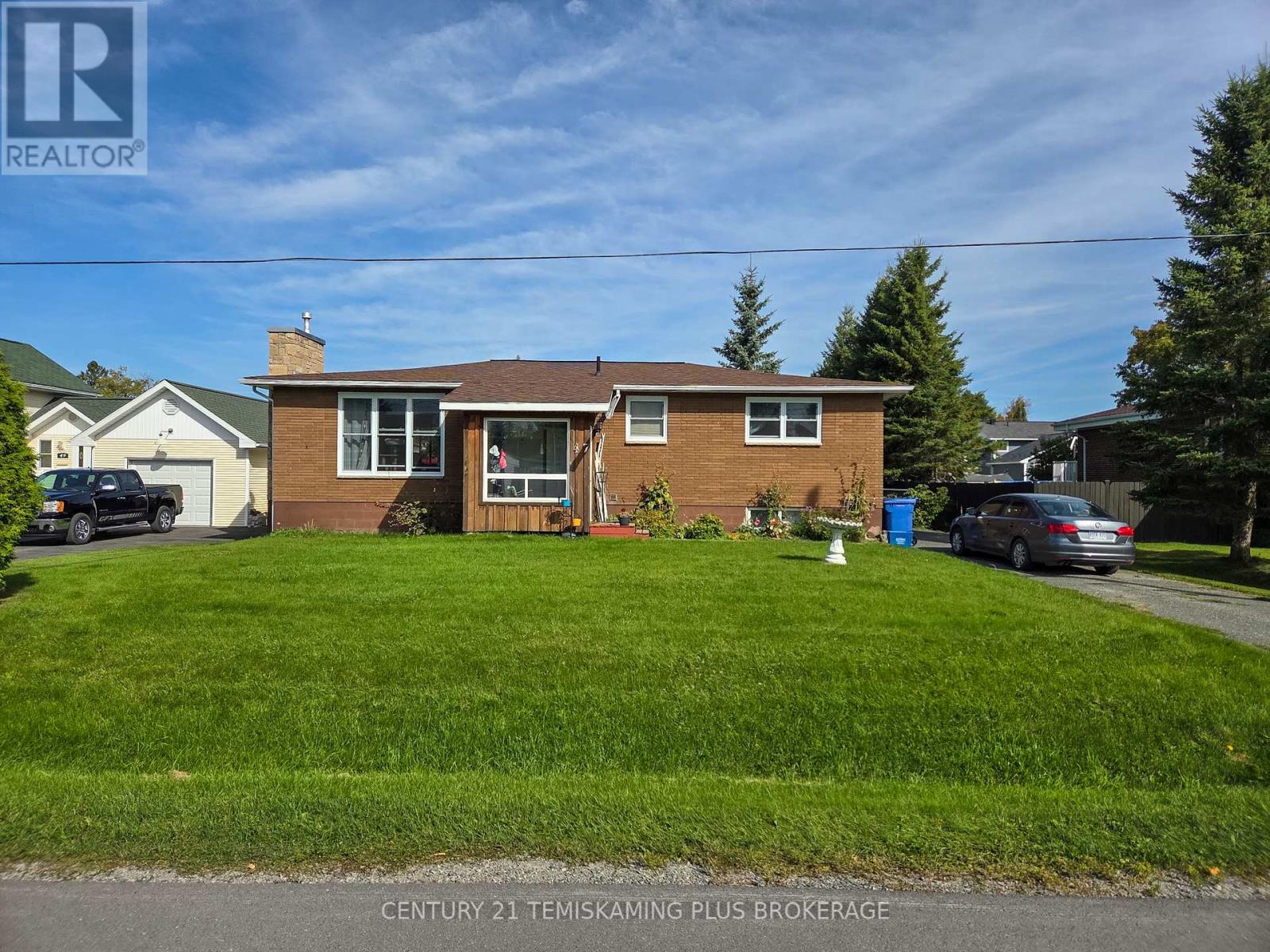 47 Eighth Avenue, Englehart, Ontario  P0J 1H0 - Photo 1 - T12434546