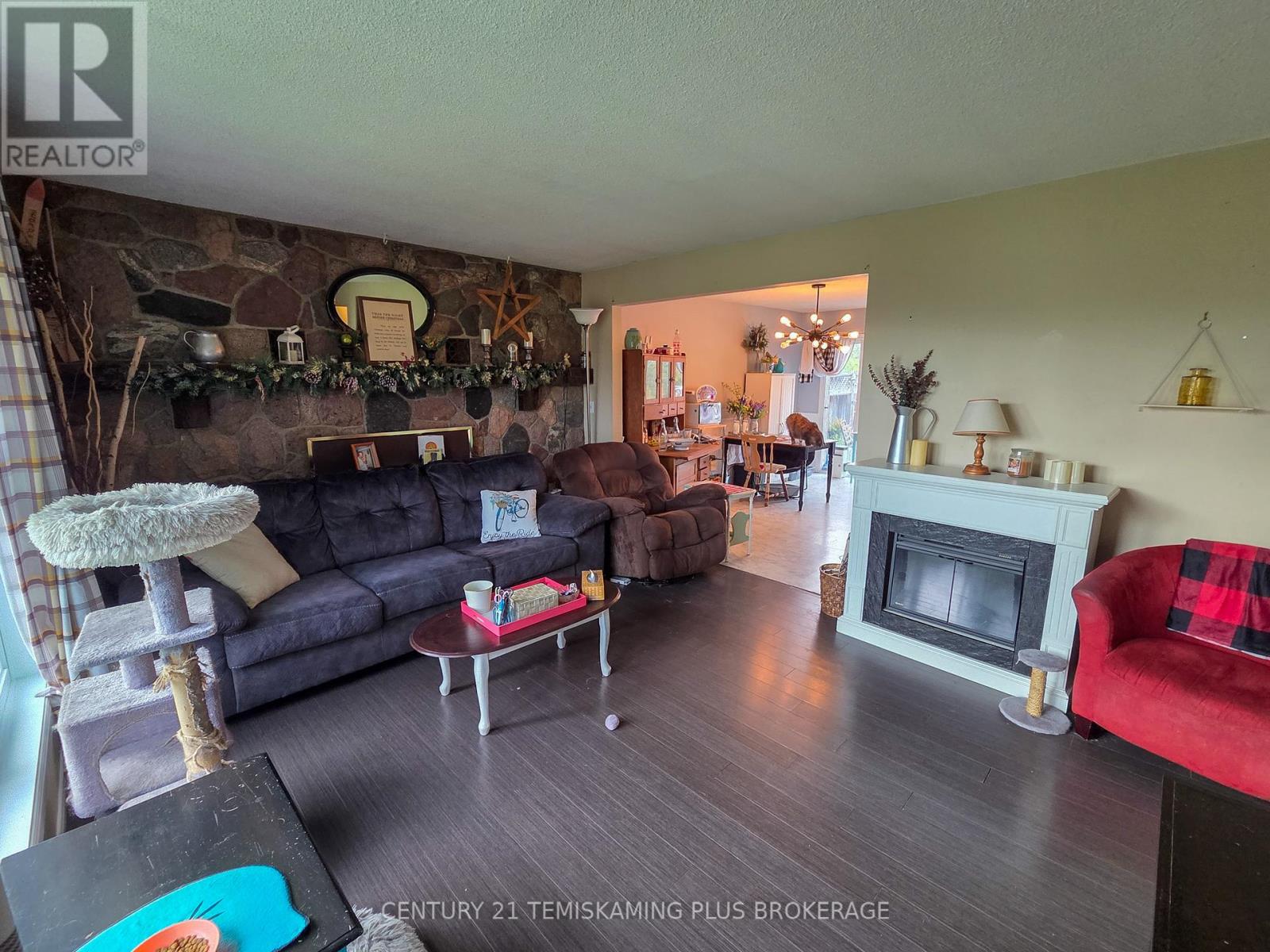 47 Eighth Avenue, Englehart, Ontario  P0J 1H0 - Photo 3 - T12434546