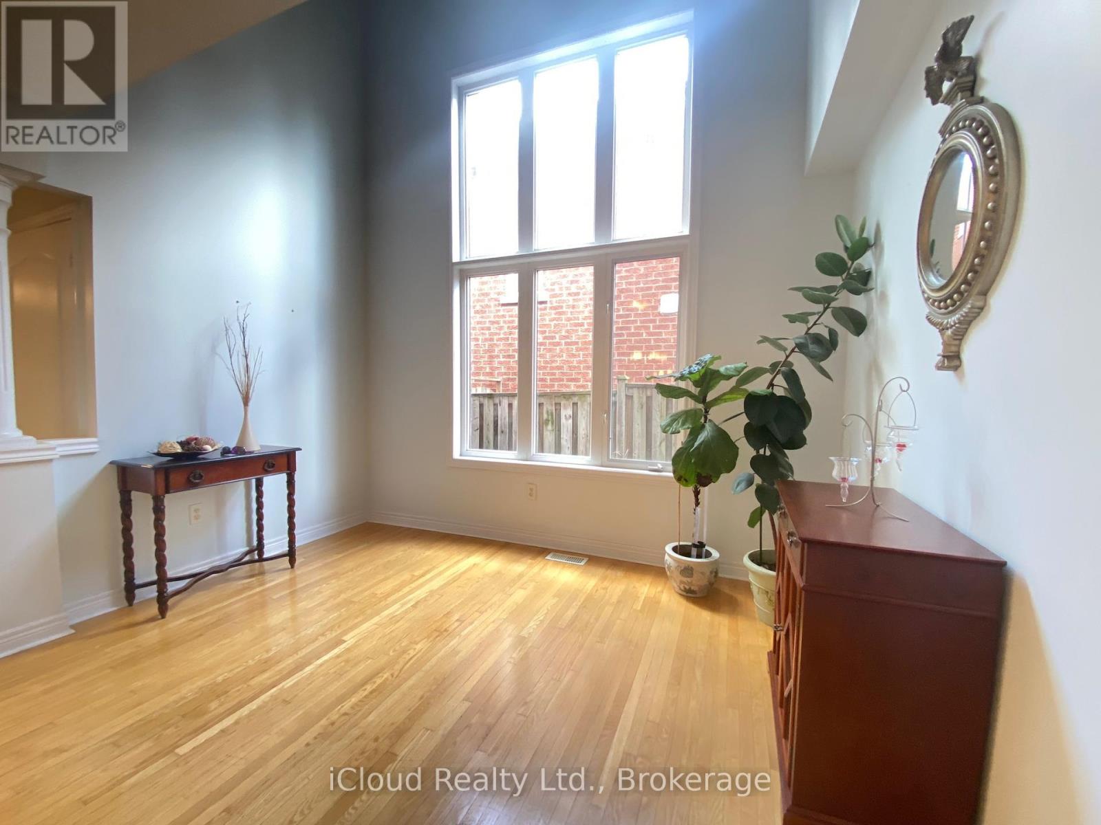 329 Ellwood Drive W, Caledon, Ontario  L7E 2G9 - Photo 10 - W12366869