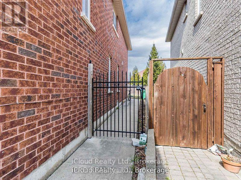 329 Ellwood Drive W, Caledon, Ontario  L7E 2G9 - Photo 43 - W12366869