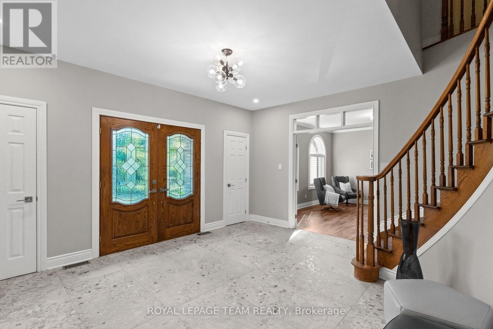 51 Marchvale Drive, Ottawa, Ontario  K2W 1C1 - Photo 6 - X12434552