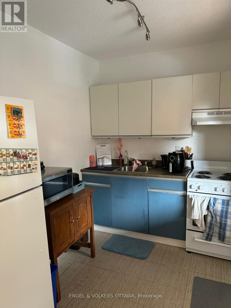 85 Waverley Street E, Ottawa, Ontario  K2P 0V1 - Photo 4 - X12434562
