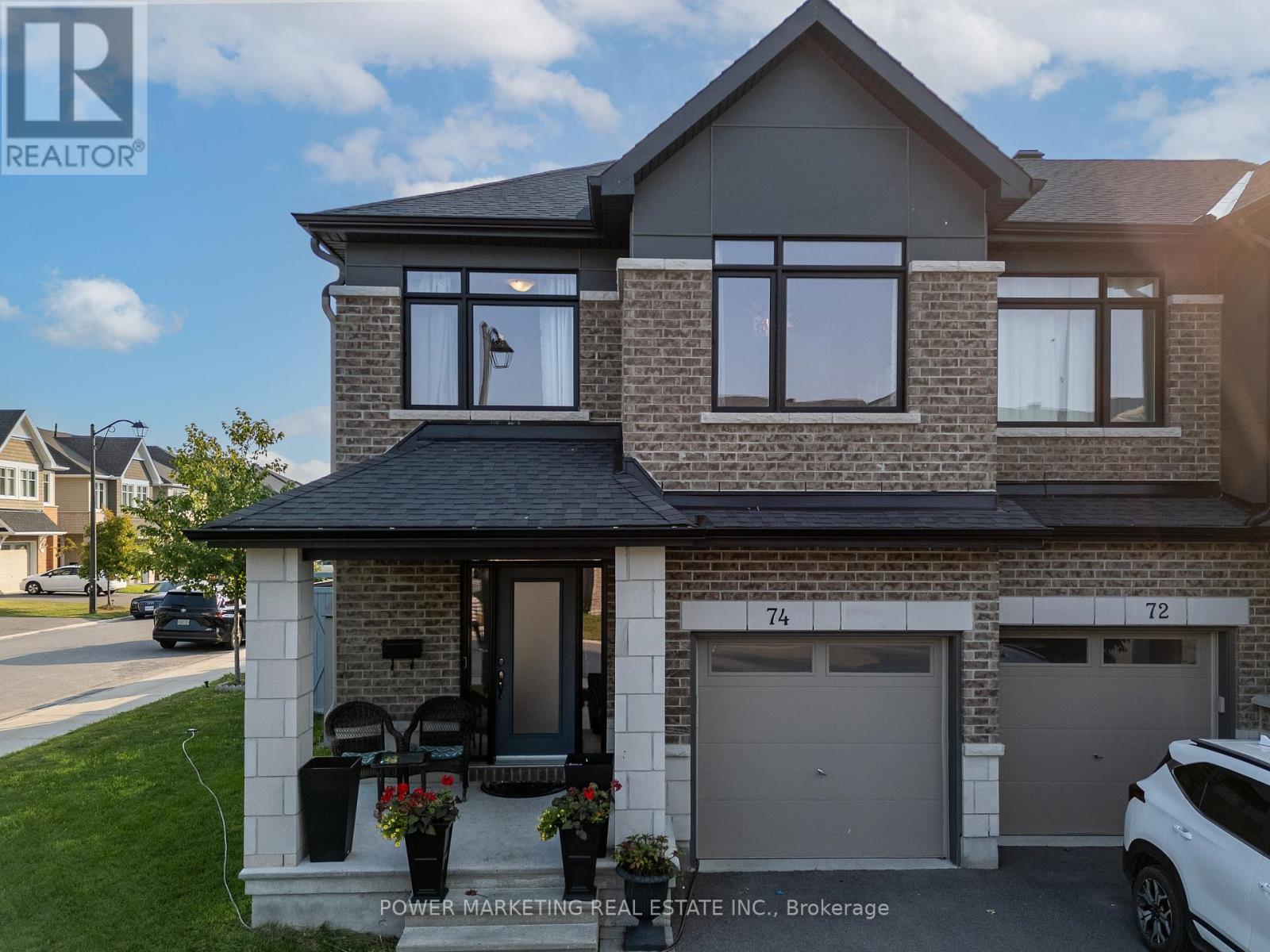74 FINSBURY AVENUE, Ottawa, Ontario