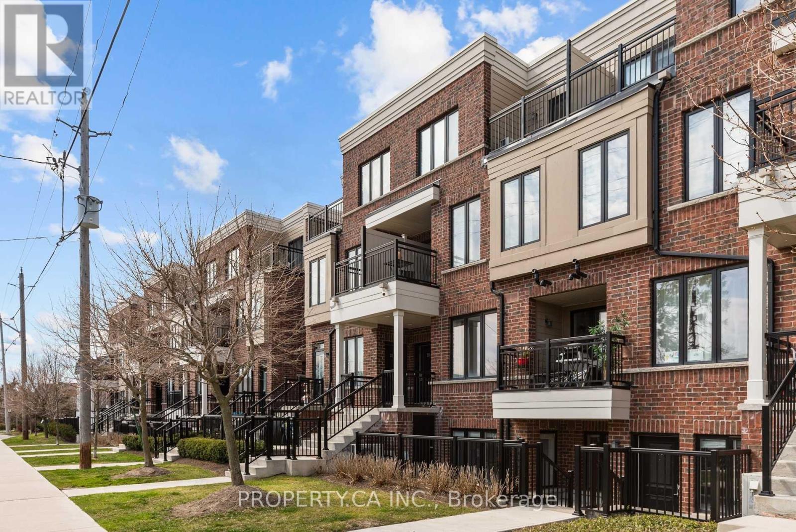 24 - 120 TWENTY FOURTH STREET, Toronto, Ontario