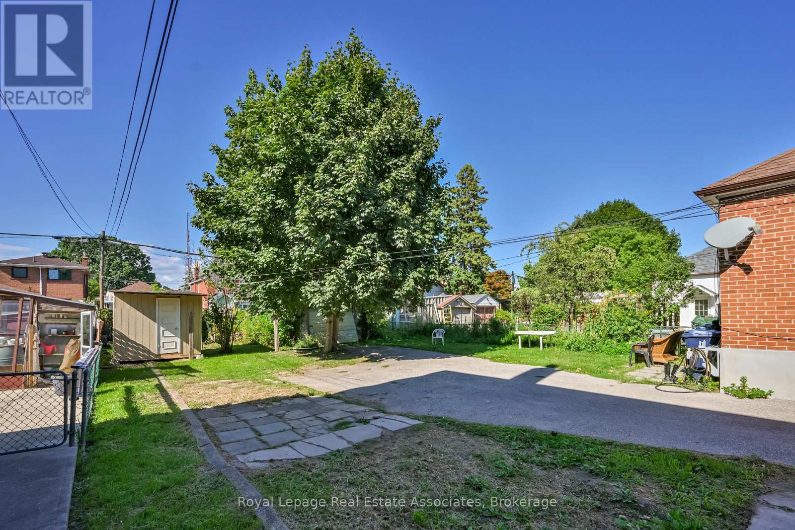 20 East Drive E, Toronto, Ontario  M6N 2N7 - Photo 23 - W12434414