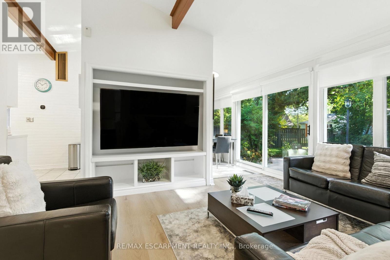 230 South Service Road, Mississauga, Ontario  L5G 2S1 - Photo 12 - W12434438