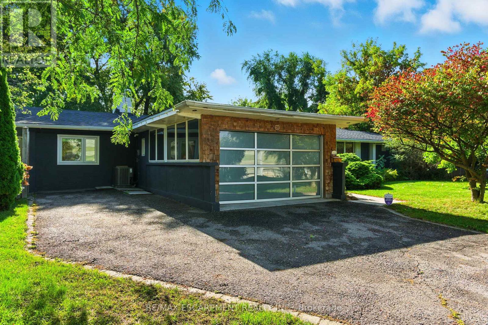 230 South Service Road, Mississauga, Ontario  L5G 2S1 - Photo 3 - W12434438