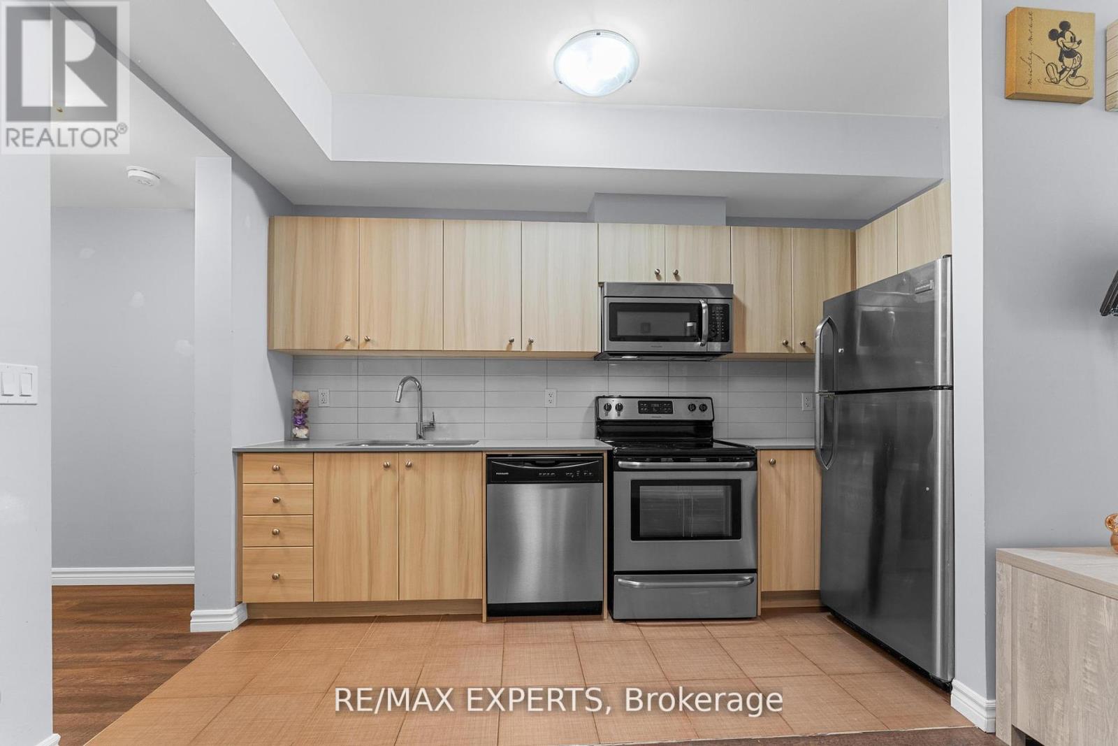 6 - 871 Wilson Avenue, Toronto, Ontario  M3K 1E6 - Photo 5 - W12434443