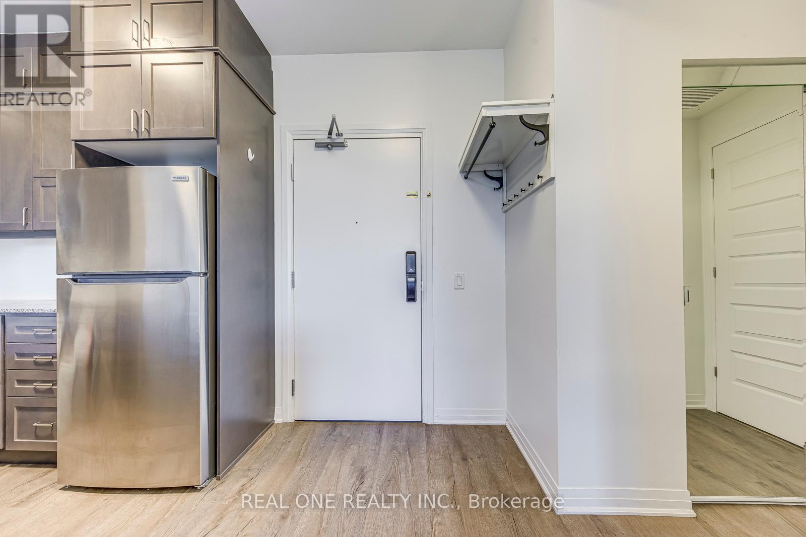 106 - 50 Kaitting Trail, Oakville, Ontario  L6M 5L3 - Photo 8 - W12434447