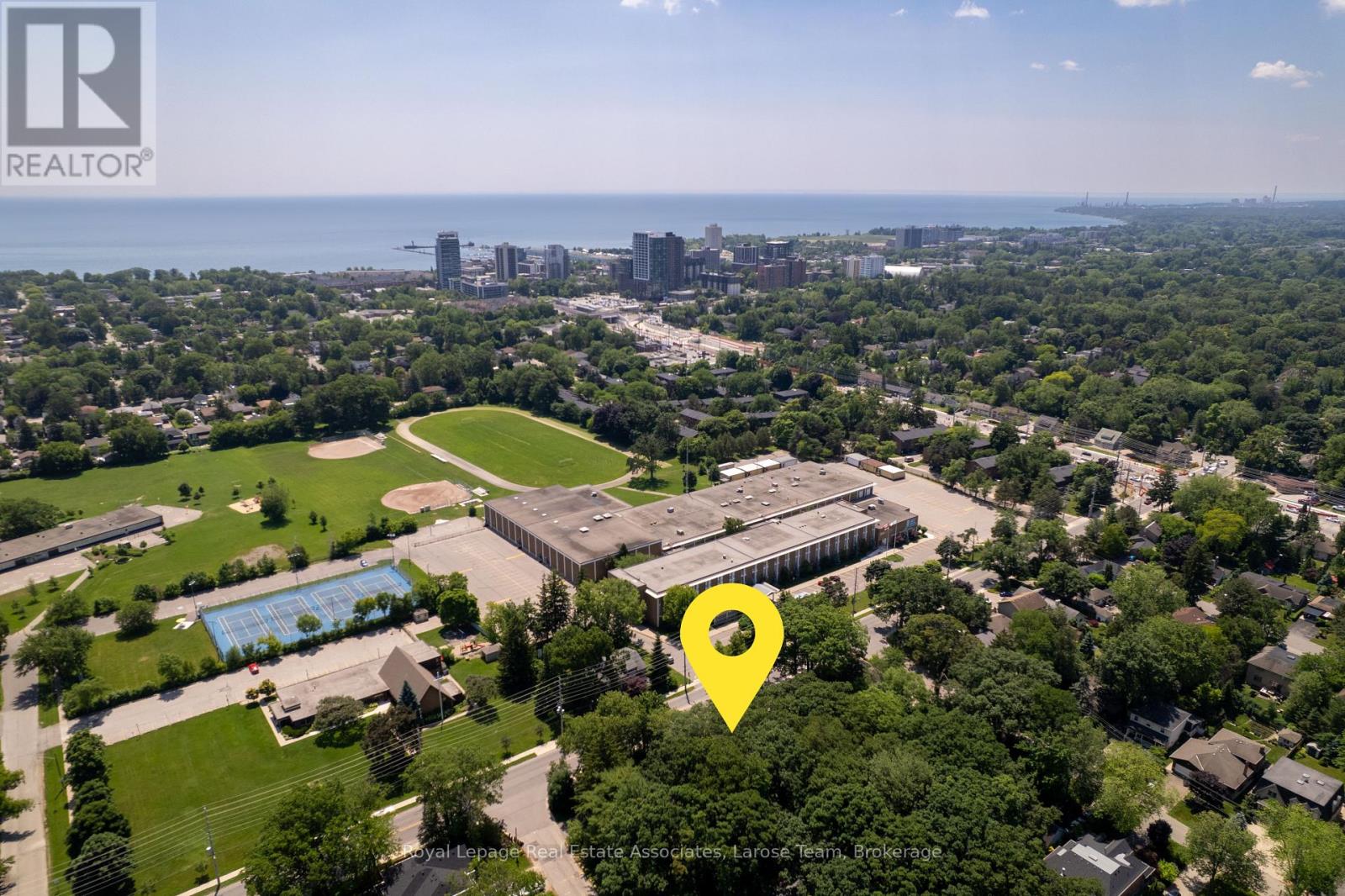 101 Mineola Road E, Mississauga, Ontario  L5G 2E6 - Photo 4 - W12434460