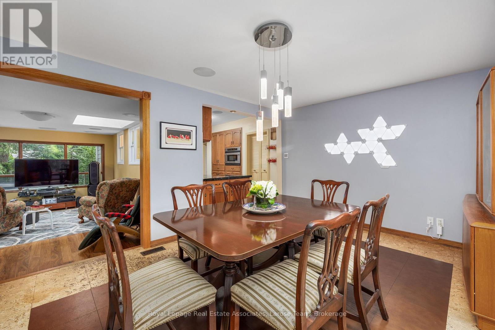 101 Mineola Road E, Mississauga, Ontario  L5G 2E6 - Photo 7 - W12434460