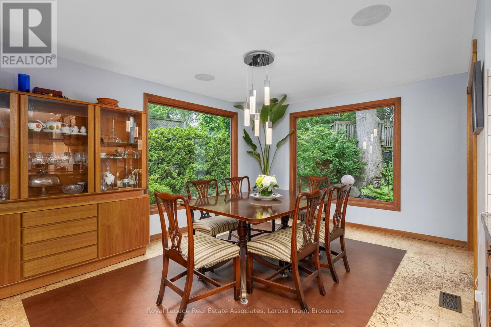 101 Mineola Road E, Mississauga, Ontario  L5G 2E6 - Photo 8 - W12434460