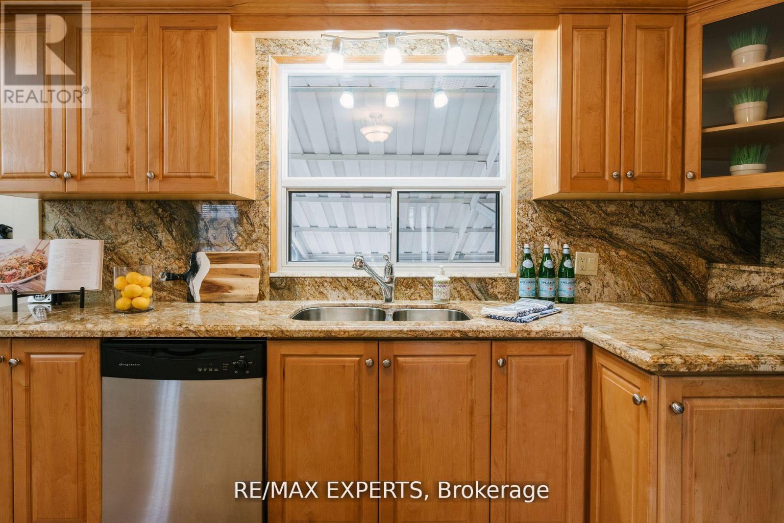 1 Creston Road, Toronto, Ontario  M6A 1H9 - Photo 10 - W12434461