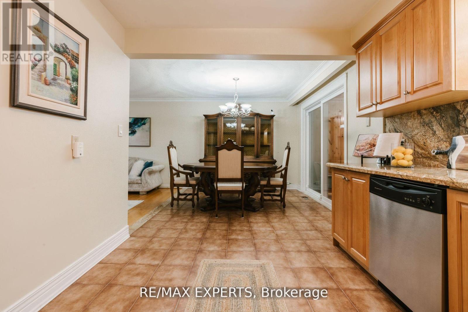 1 Creston Road, Toronto, Ontario  M6A 1H9 - Photo 11 - W12434461