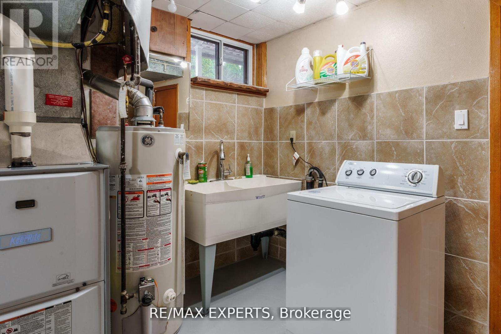 1 Creston Road, Toronto, Ontario  M6A 1H9 - Photo 36 - W12434461