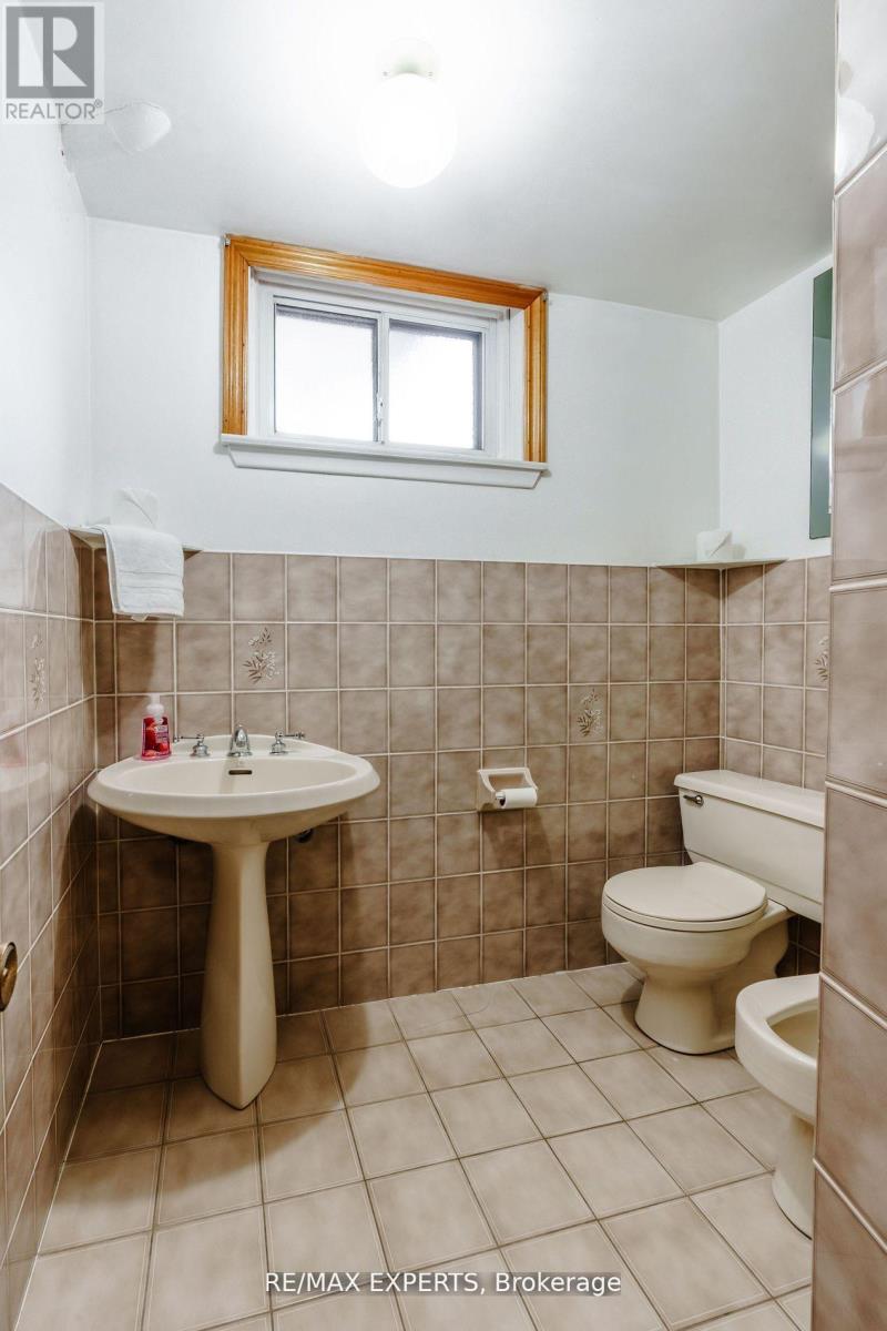 1 Creston Road, Toronto, Ontario  M6A 1H9 - Photo 38 - W12434461