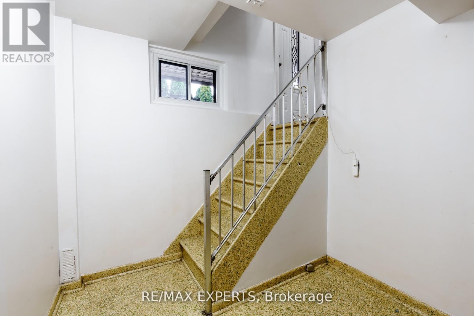 1 Creston Road, Toronto, Ontario  M6A 1H9 - Photo 40 - W12434461