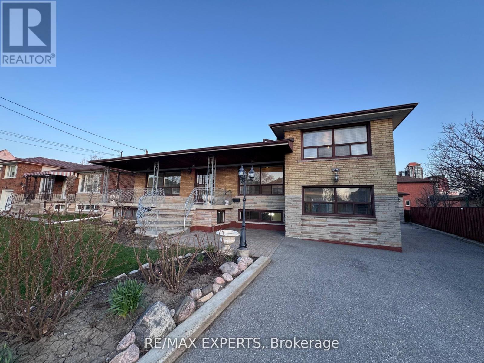 1 Creston Road, Toronto, Ontario  M6A 1H9 - Photo 47 - W12434461