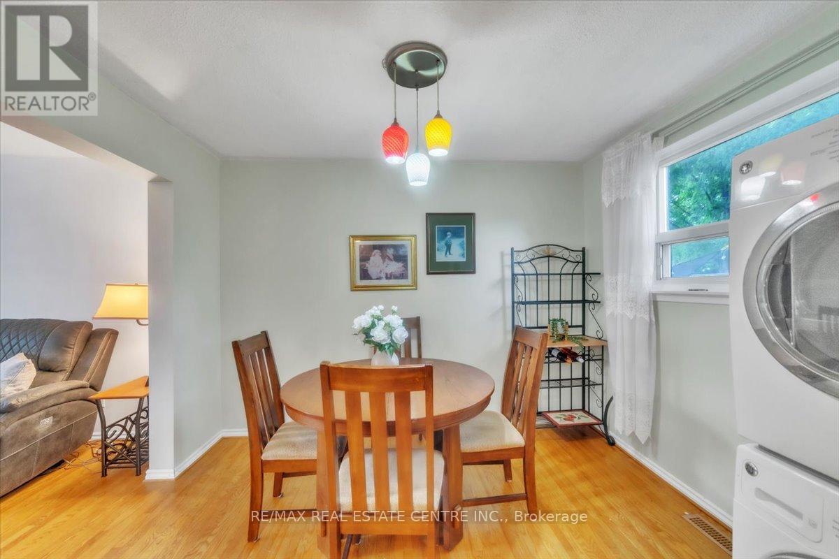 88 Sutherland Avenue, Brampton, Ontario  L6V 2H7 - Photo 13 - W12434466